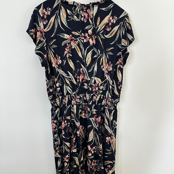 Reitmans Signature Black Floral Dress - Picture 4 of 4